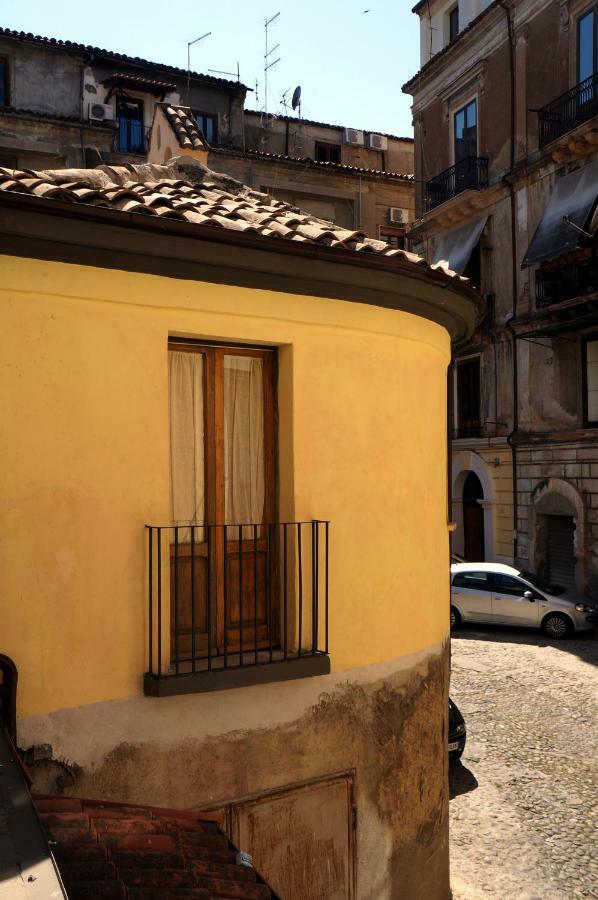 L'Albero Di Giuggiole Villa Cosenza Exterior foto